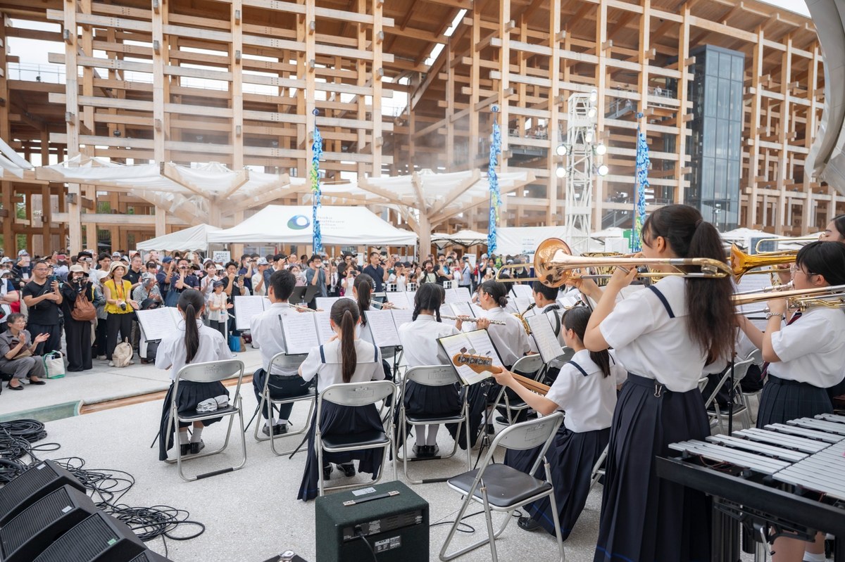 万博 CO2回収ミュージック（ステージ）